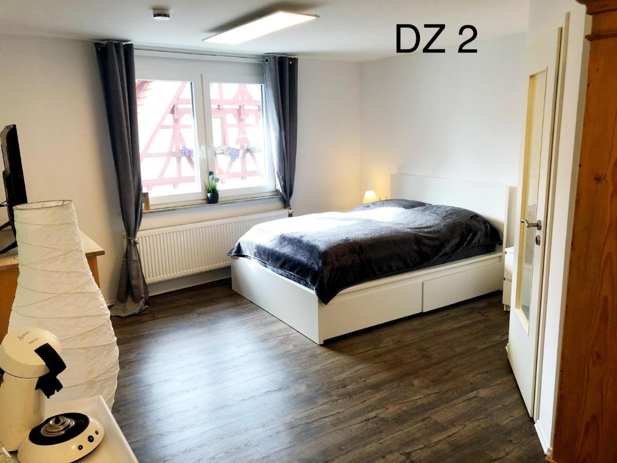 Lisas Gaestehaus Neckartenzlingen Esterno foto