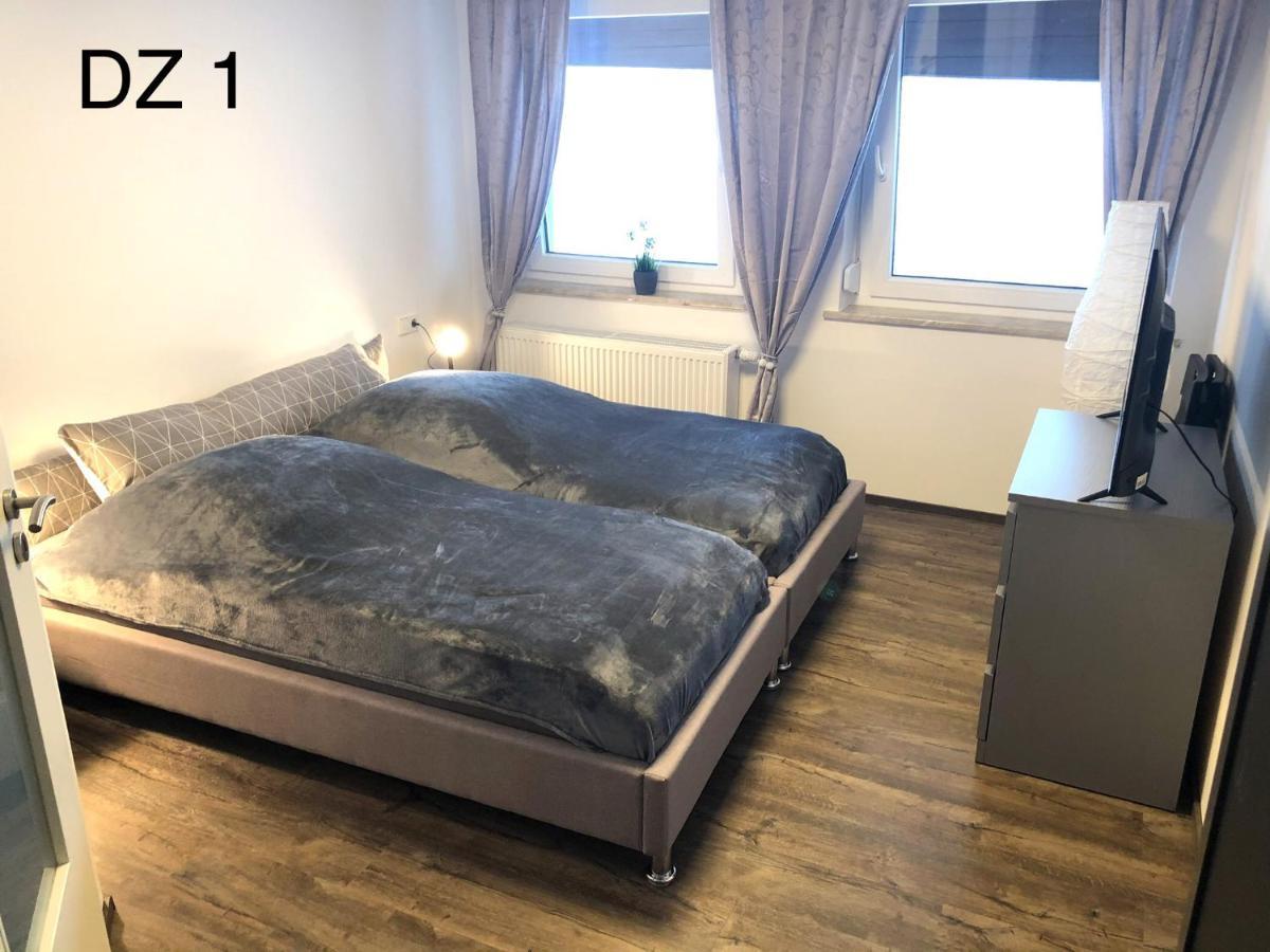 Lisas Gaestehaus Neckartenzlingen Esterno foto