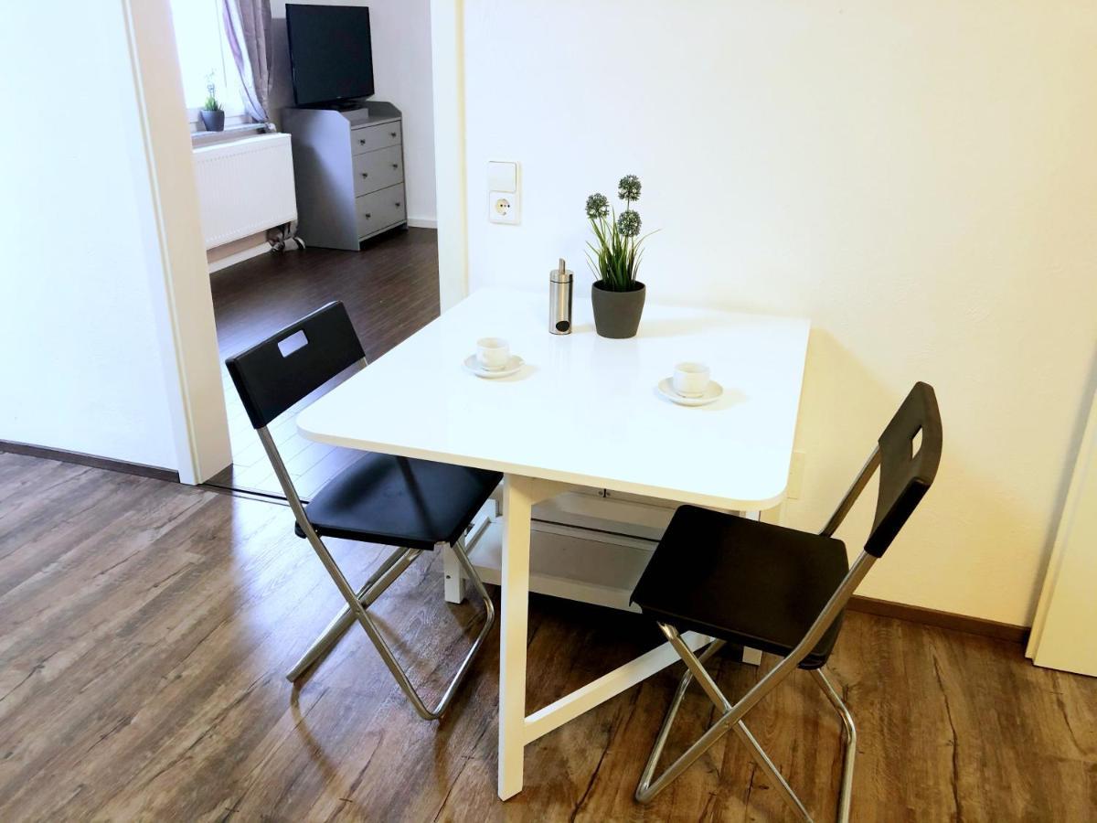 Lisas Gaestehaus Neckartenzlingen Esterno foto