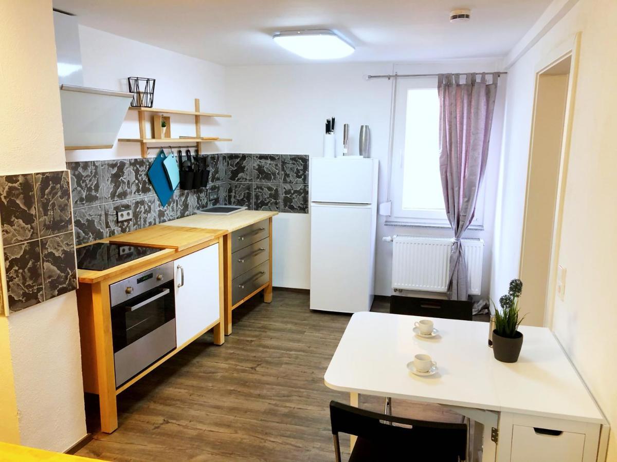 Lisas Gaestehaus Neckartenzlingen Esterno foto