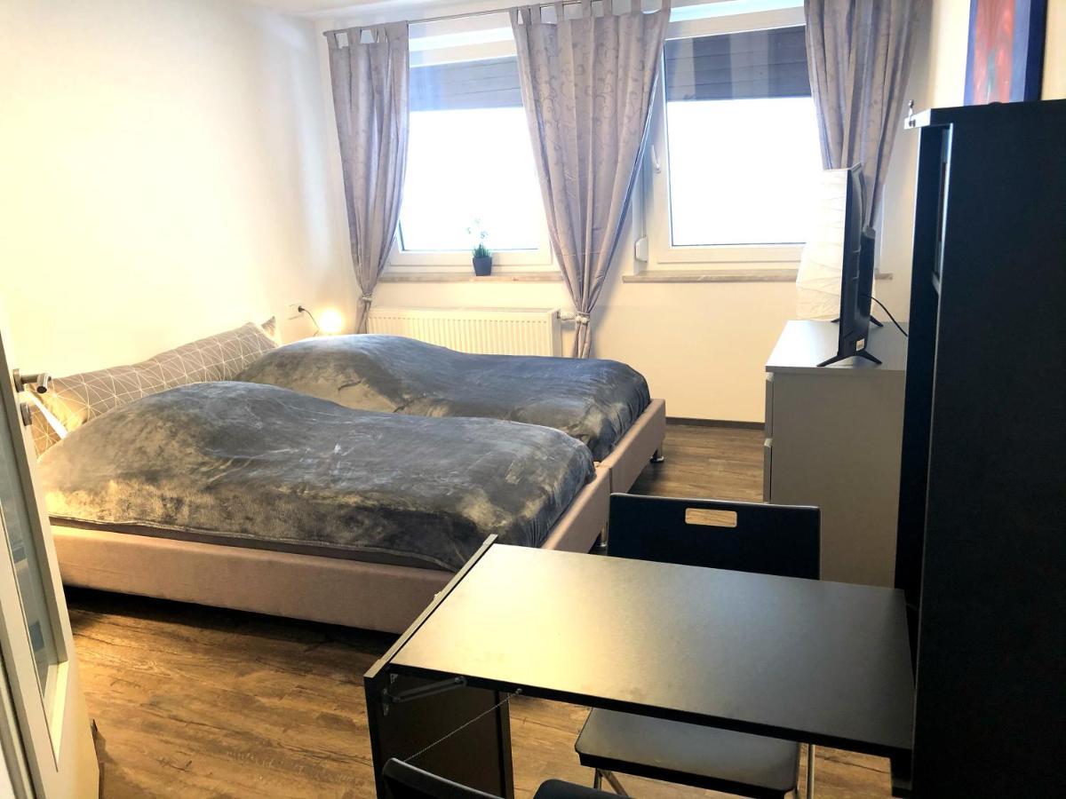 Lisas Gaestehaus Neckartenzlingen Esterno foto