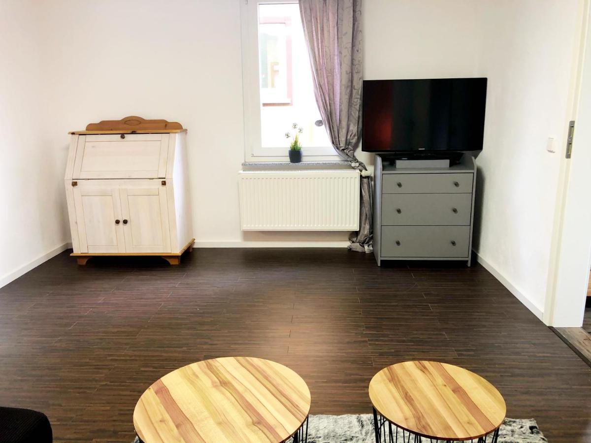 Lisas Gaestehaus Neckartenzlingen Esterno foto