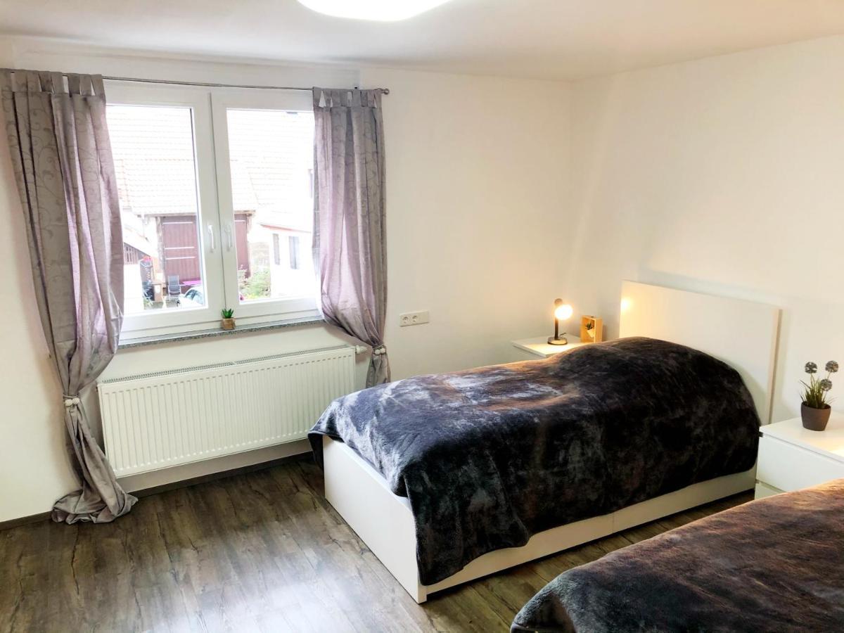 Lisas Gaestehaus Neckartenzlingen Esterno foto